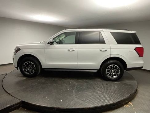 Used 2024 Ford Expedition XLT image 4