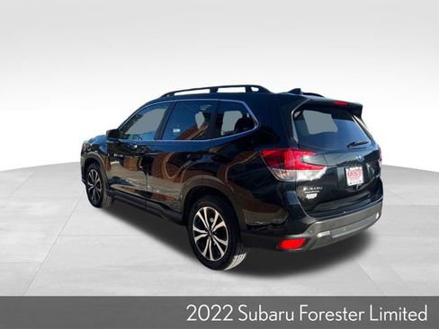Used 2022 Subaru Forester Limited image 8