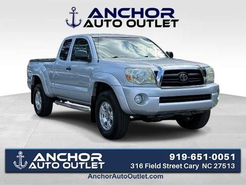 Used 2005 Toyota Tacoma PreRunner RWD image 1