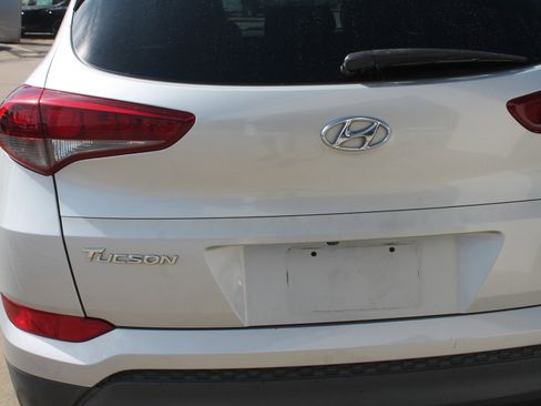 Used 2016 Hyundai Tucson SE w/ Option Group 02 image 4