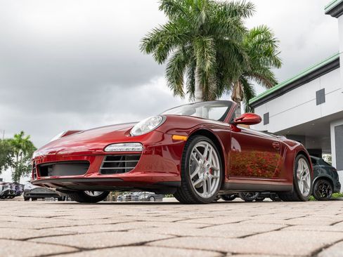 Used 2009 Porsche 911 Carrera 4S AWD/4WD image 9