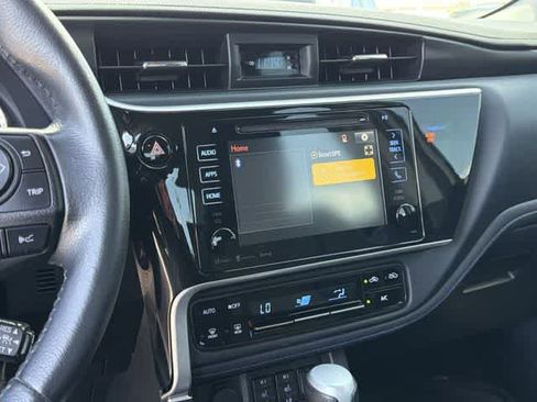Used 2019 Toyota Corolla XSE FWD image 21