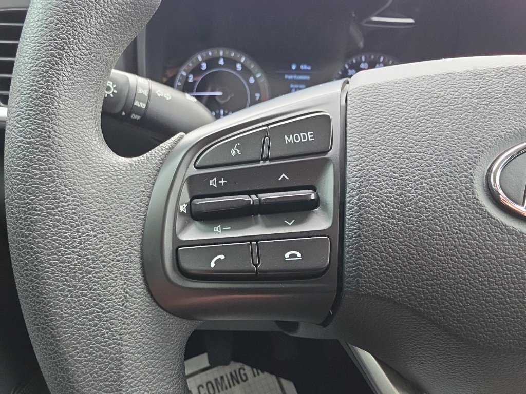 Used 2020 Hyundai Venue SE FWD image 16