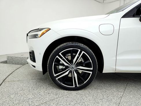 Used 2021 Volvo XC60 T8 R-Design w/ Advanced Package image 27