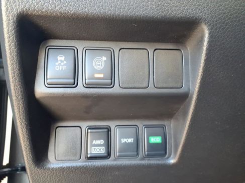 Certified 2017 Nissan Rogue S image 17