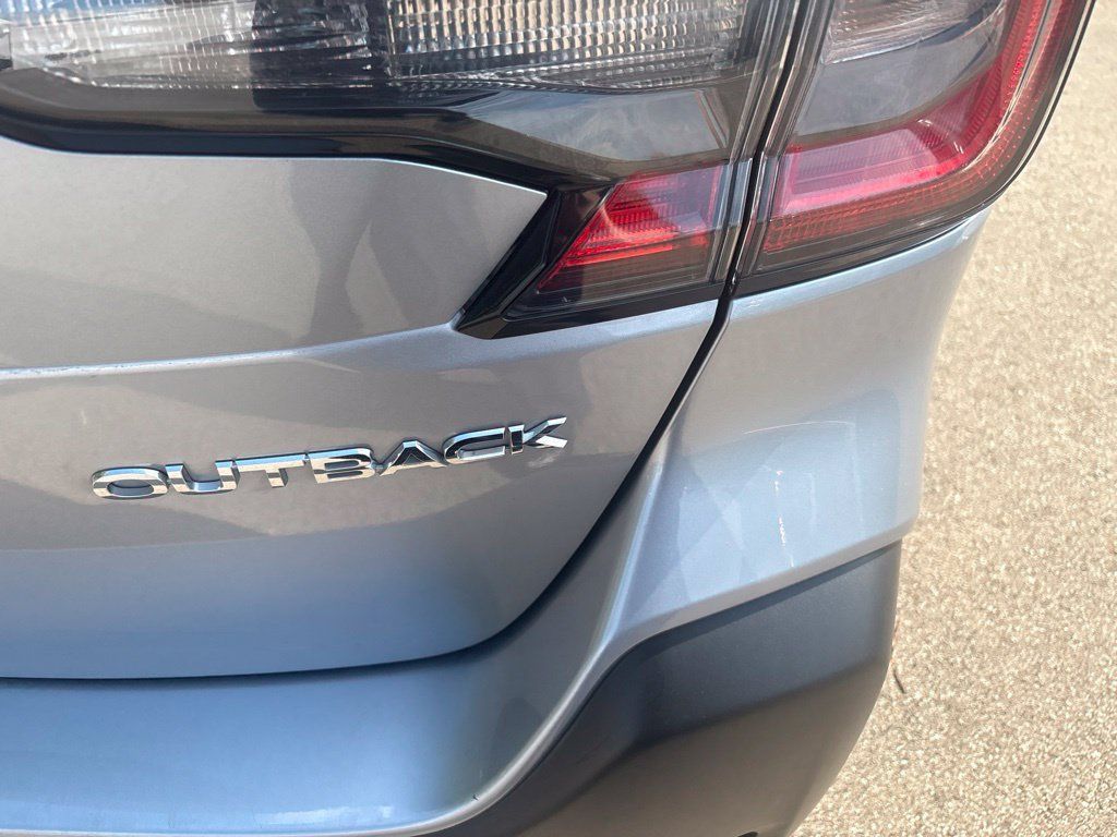 Used 2024 Subaru Outback Limited AWD/4WD image 9