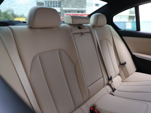 Used 2022 BMW 330i Sedan w/ Premium Package RWD image 18
