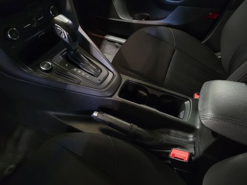 Used 2016 Ford Focus SE FWD image 26