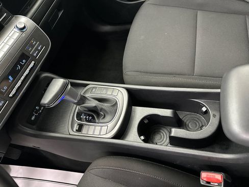 Used 2025 Hyundai Kona SEL FWD image 30