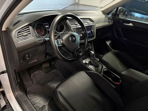 Used 2018 Volkswagen Tiguan SE image 14