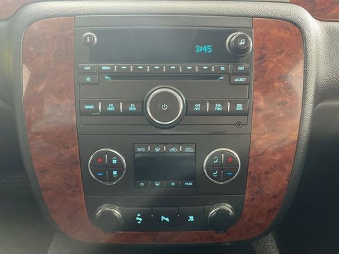 Used 2011 Chevrolet Silverado 1500 LTZ w/ LTZ White Diamond Edition image 28