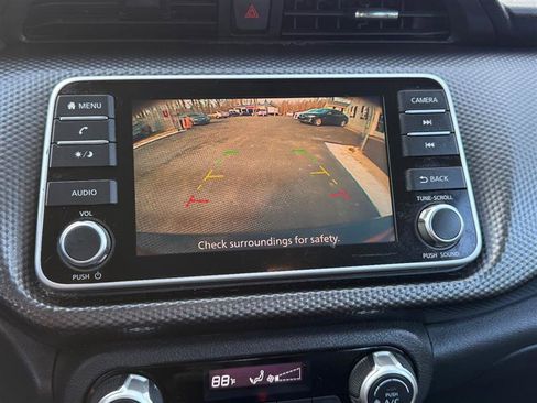 Used 2019 Nissan Kicks SV image 32