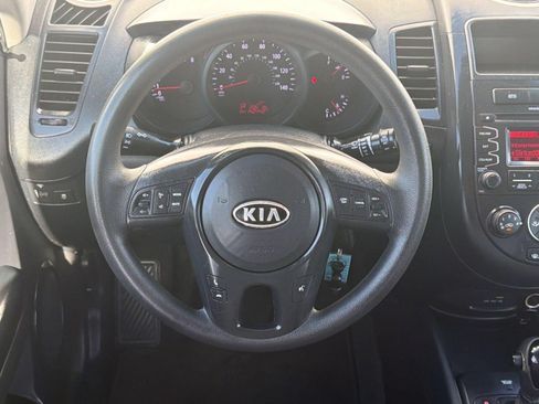 Used 2012 Kia Soul FWD image 11