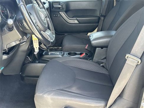 Used 2018 Jeep Wrangler Unlimited Sport S image 18