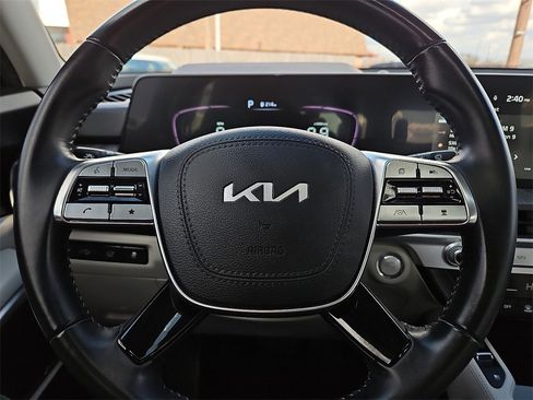 Used 2023 Kia Telluride EX w/ EX Captain's Chair Package image 30