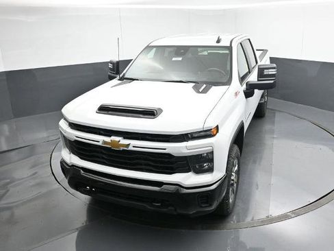 New 2025 Chevrolet Silverado 2500 Custom w/ Custom Value Package image 17