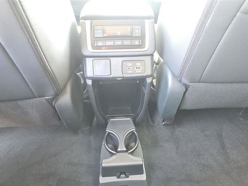 Used 2023 Subaru Ascent Limited AWD/4WD image 10