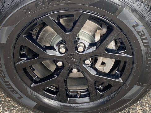 Certified 2024 Jeep Grand Cherokee Altitude image 28