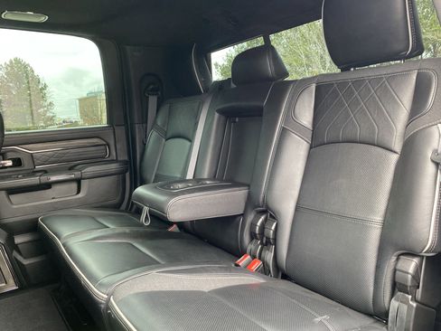 Used 2025 RAM 3500 Limited image 10