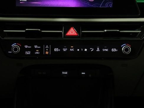 Used 2023 Kia Niro Wave image 41