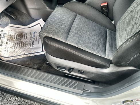 Used 2023 Nissan Rogue SV image 18