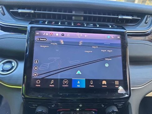 Used 2023 Jeep Grand Cherokee 4WD 4xe image 11