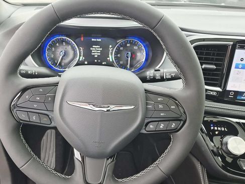 New 2026 Chrysler Pacifica Limited w/ S Appearance Package FWD image 21