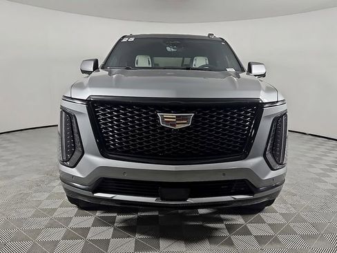 Used 2025 Cadillac Escalade Sport Platinum AWD/4WD image 2