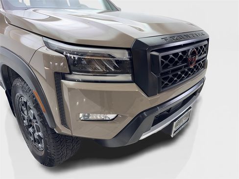 Used 2022 Nissan Frontier Pro-X w/ Pro-X Premium Package image 17