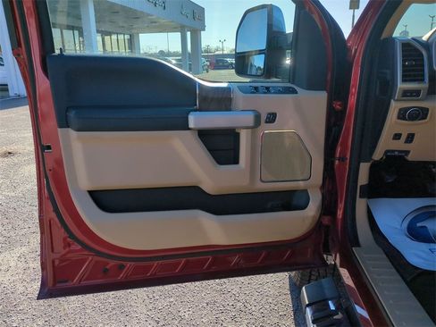 Used 2019 Ford F250 Lariat w/ Lariat Ultimate Package image 11