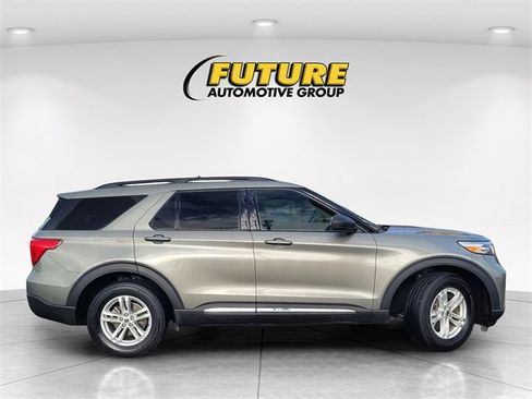 Used 2020 Ford Explorer XLT w/ Class III Trailer Tow Package image 3