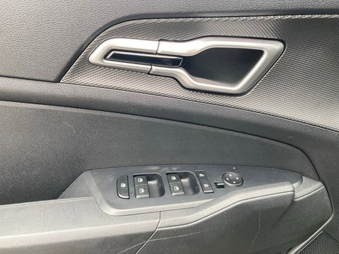 Used 2024 Kia Sportage LX image 12
