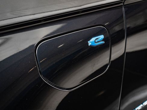 Used 2022 Jeep Grand Cherokee Limited 4xe image 16