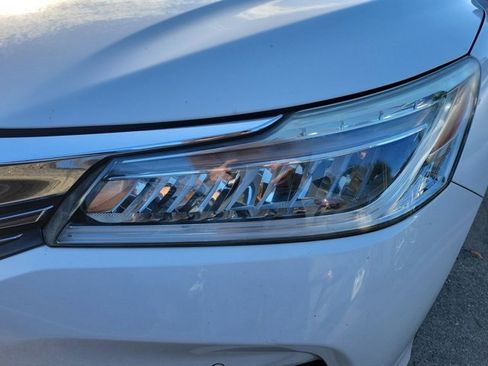 Used 2016 Honda Accord Touring image 10