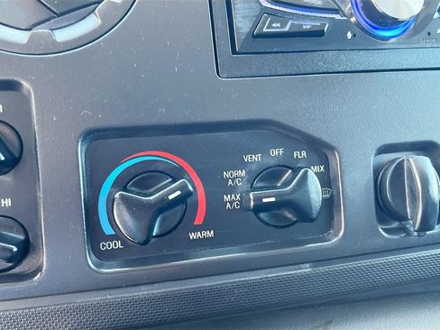 Used 2014 Ford E-350 and Econoline 350 XLT RWD image 15
