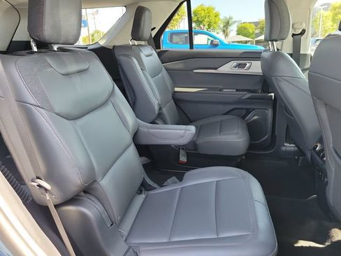 Used 2026 Ford Explorer Active w/ Active Comfort Package RWD image 20
