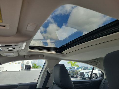Certified 2025 Lexus ES 300h w/ Premium Package FWD image 22
