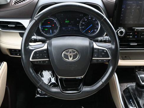 Used 2021 Toyota Highlander Platinum AWD/4WD image 9