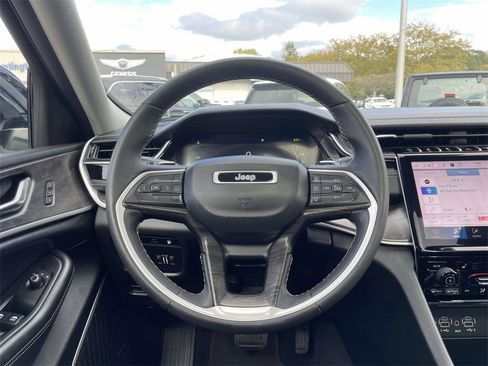 Used 2022 Jeep Grand Cherokee Limited 4xe image 20