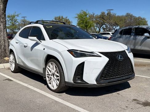 Used 2025 Lexus UX 300h 300h F SPORT Design image 3
