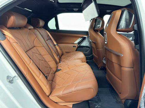 Used 2023 BMW i7 xDrive60 image 51