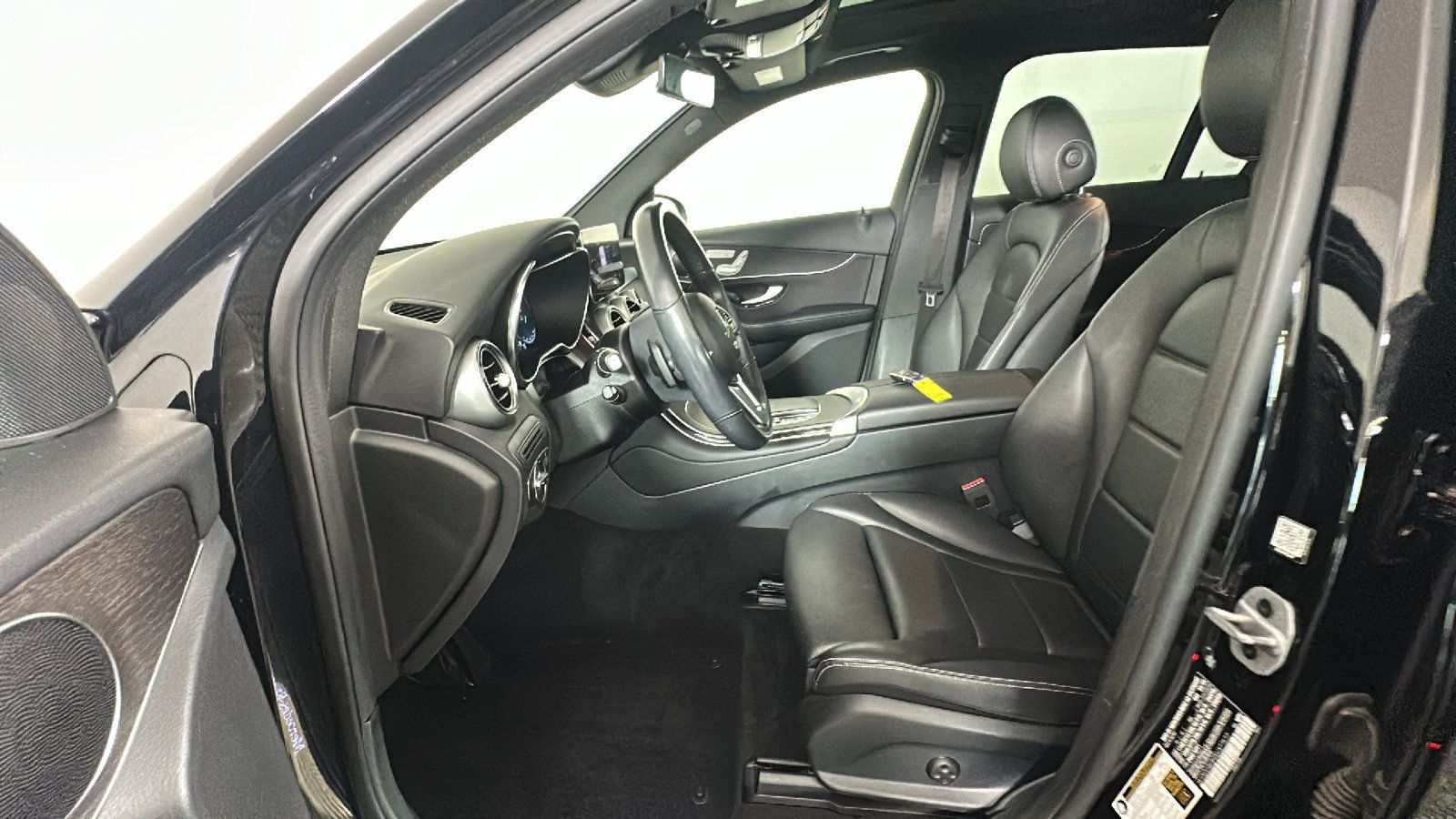 Used 2022 Mercedes-Benz GLC 300 4MATIC image 12