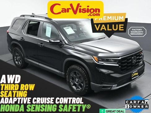 Used 2025 Honda Pilot TrailSport image 1