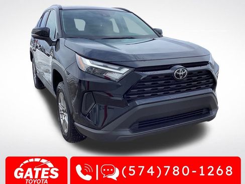 Used 2025 Toyota RAV4 XLE image 1