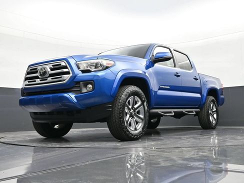 Used 2016 Toyota Tacoma TRD Sport w/ Towing Package RWD image 20