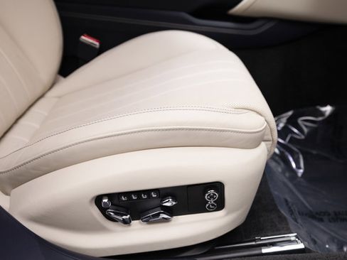Used 2021 Bentley Flying Spur W12 image 59