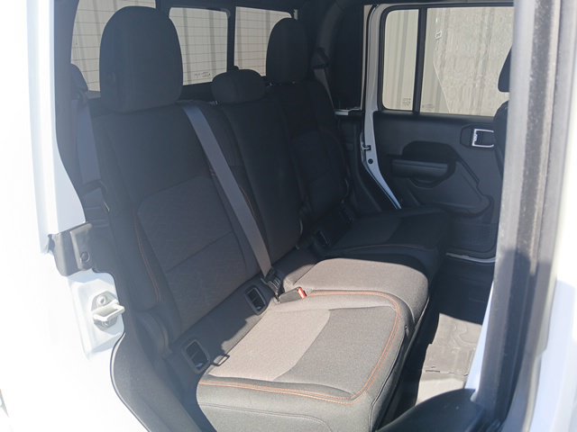 Used 2023 Jeep Gladiator Mojave AWD/4WD image 25