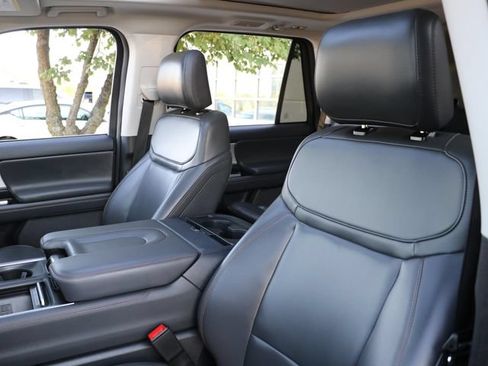 Used 2025 Ford Expedition Active AWD/4WD image 21