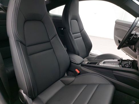 Certified 2024 Porsche 911 Carrera GTS image 12