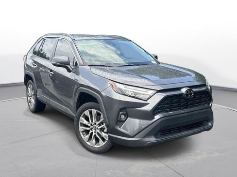 Used 2022 Toyota RAV4 XLE Premium FWD image 4